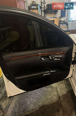 Седан Mercedes-Benz S-Class 2006 в 