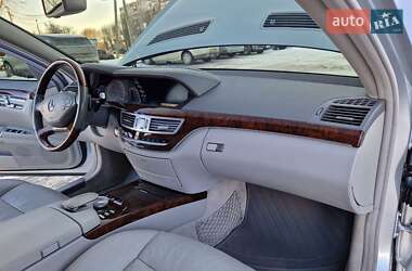 Седан Mercedes-Benz S-Class 2009 в 
