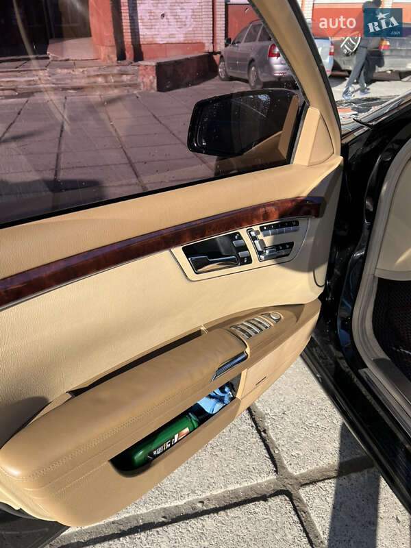 Седан Mercedes-Benz S-Class 2006 в Львове