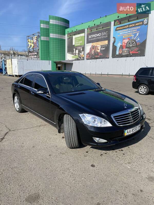 Седан Mercedes-Benz S-Class 2006 в Николаеве
