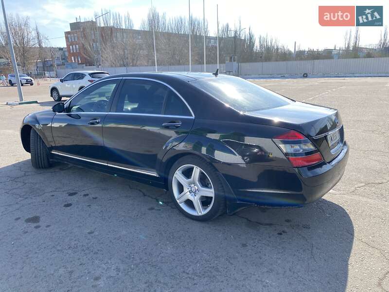 Седан Mercedes-Benz S-Class 2006 в Николаеве