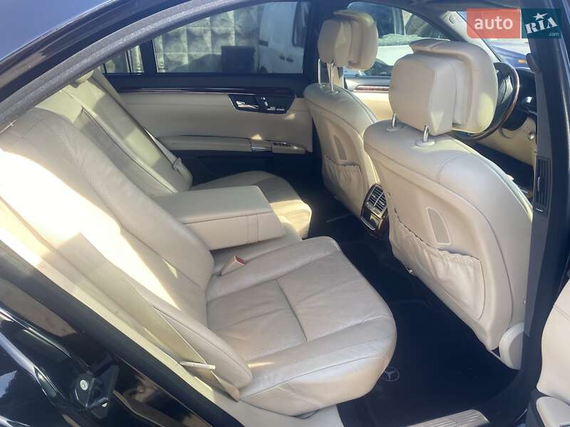 Седан Mercedes-Benz S-Class 2006 в Николаеве