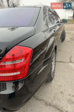 Седан Mercedes-Benz S-Class 2012 в 