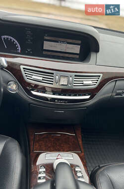 Седан Mercedes-Benz S-Class 2012 в 