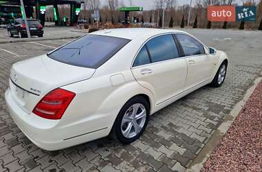 Седан Mercedes-Benz S-Class 2012 в 