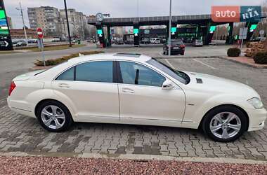 Седан Mercedes-Benz S-Class 2012 в 