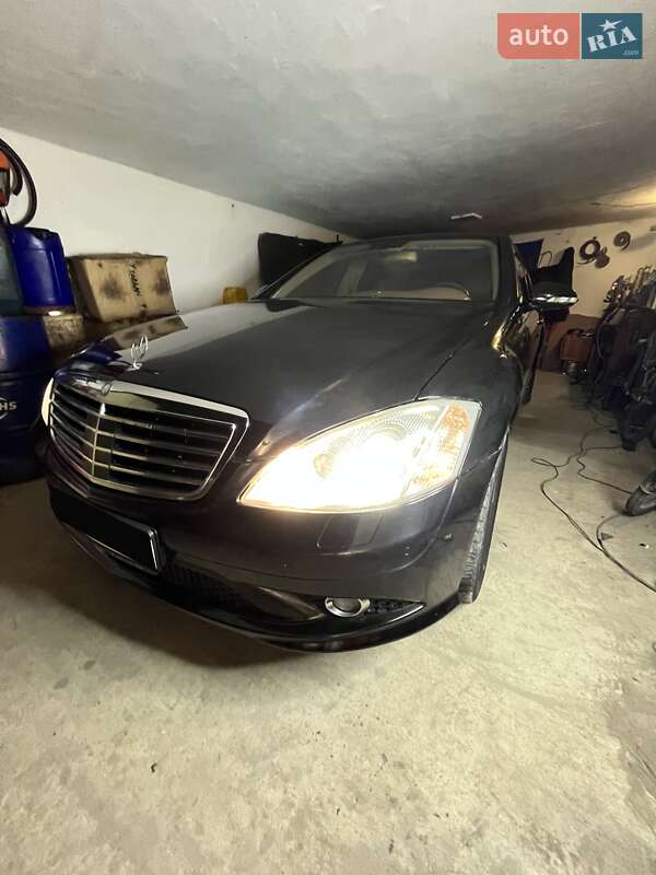 Седан Mercedes-Benz S-Class 2006 в Мукачево