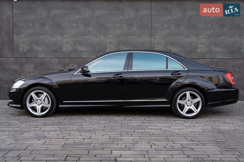 Mercedes-Benz S-Class 2012