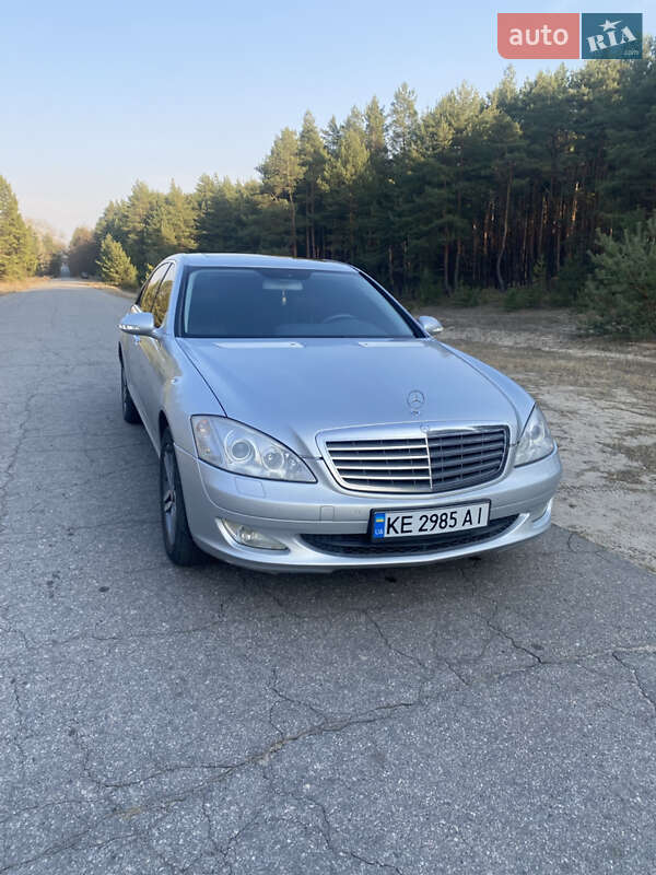 Mercedes-Benz S-Class 2006