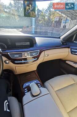 Седан Mercedes-Benz S-Class 2012 в 