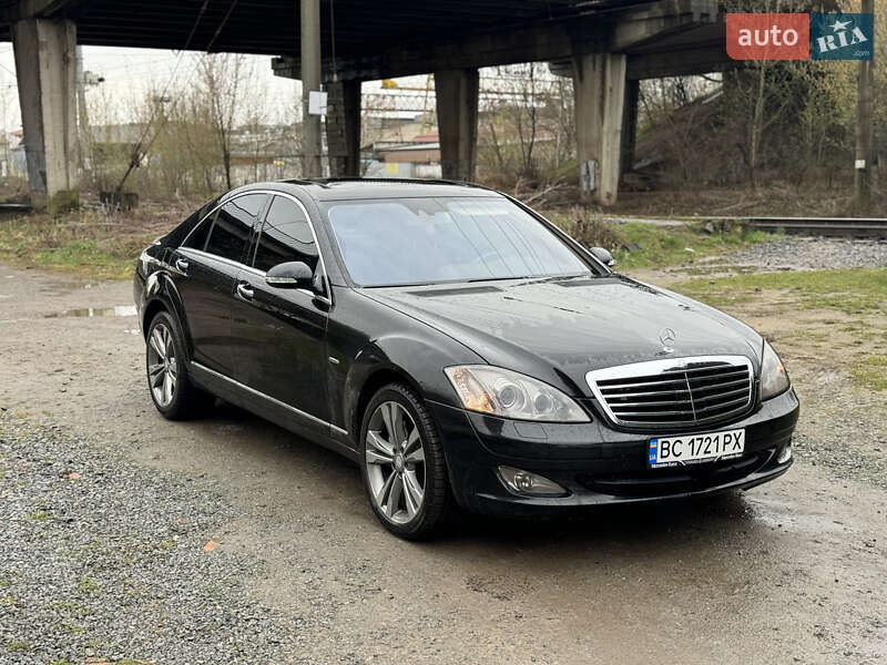 Седан Mercedes-Benz S-Class 2009 в Львові