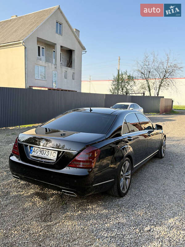 Седан Mercedes-Benz S-Class 2010 в Ужгороді