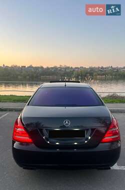 Седан Mercedes-Benz S-Class 2006 в 