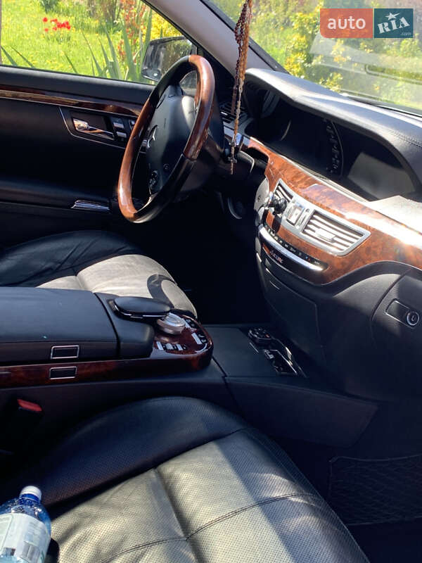 Седан Mercedes-Benz S-Class 2007 в Самборі