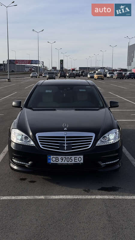Mercedes-Benz S-Class 2010