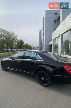 Седан Mercedes-Benz S-Class 2009 в 