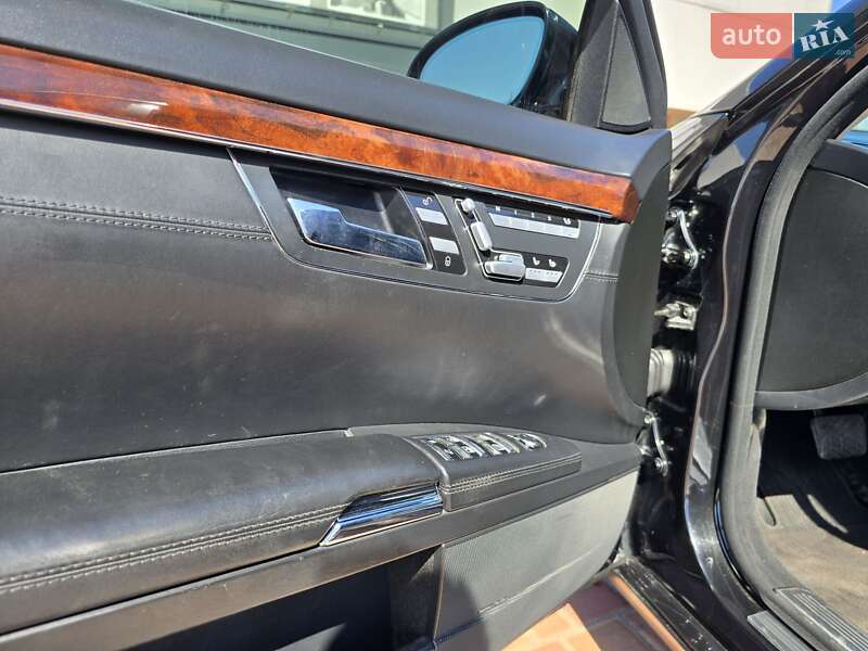 Седан Mercedes-Benz S-Class 2006 в Одесі