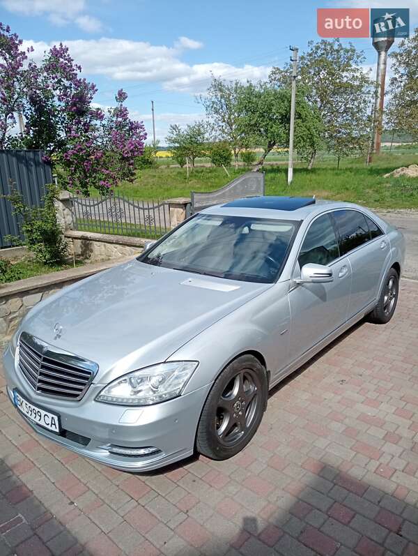 Седан Mercedes-Benz S-Class 2011 в 