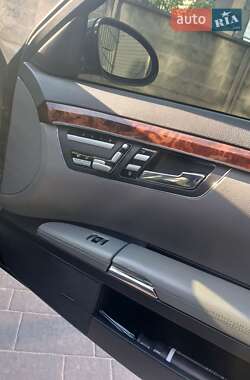 Седан Mercedes-Benz S-Class 2005 в 