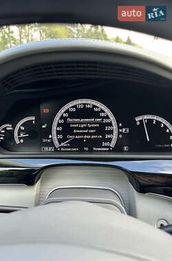 Седан Mercedes-Benz S-Class 2012 в 