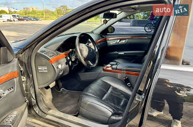 Седан Mercedes-Benz S-Class 2005 в 