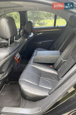 Седан Mercedes-Benz S-Class 2005 в 