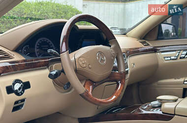 Седан Mercedes-Benz S-Class 2013 в 