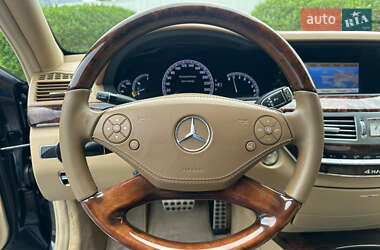 Седан Mercedes-Benz S-Class 2013 в 