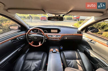 Седан Mercedes-Benz S-Class 2005 в 
