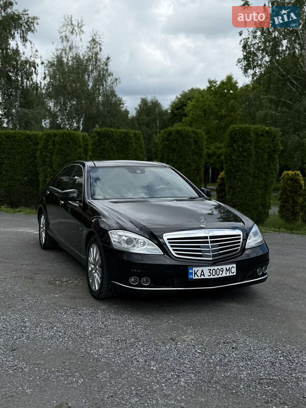 Седан Mercedes-Benz S-Class 2012 в 