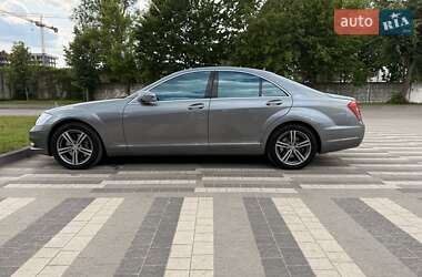 Седан Mercedes-Benz S-Class 2009 в 