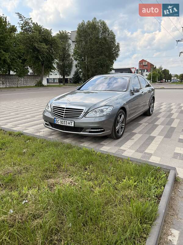 Седан Mercedes-Benz S-Class 2009 в Львове