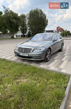 Седан Mercedes-Benz S-Class 2009 в 