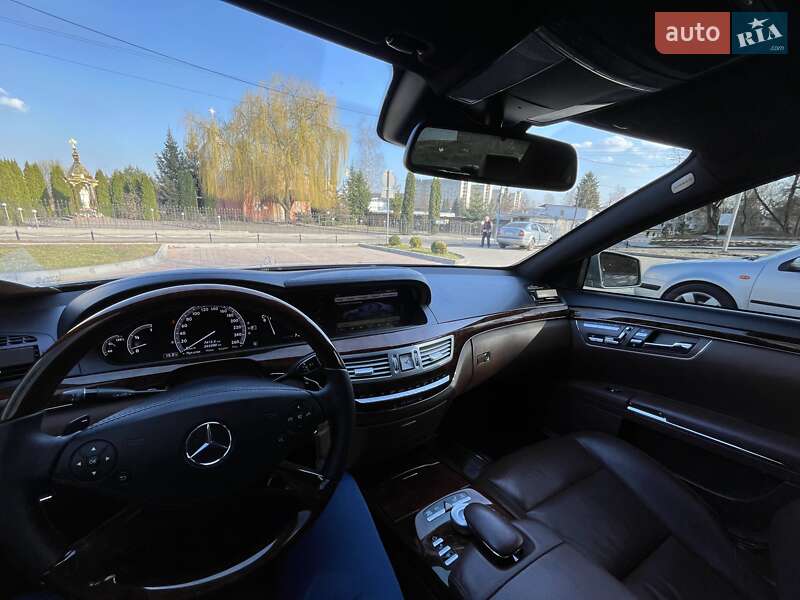 Седан Mercedes-Benz S-Class 2009 в Львове