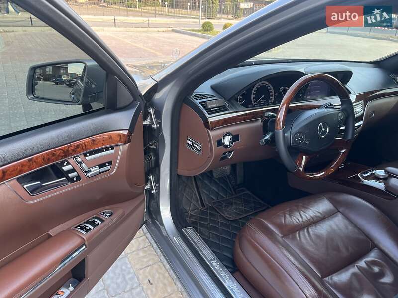 Седан Mercedes-Benz S-Class 2009 в Львове