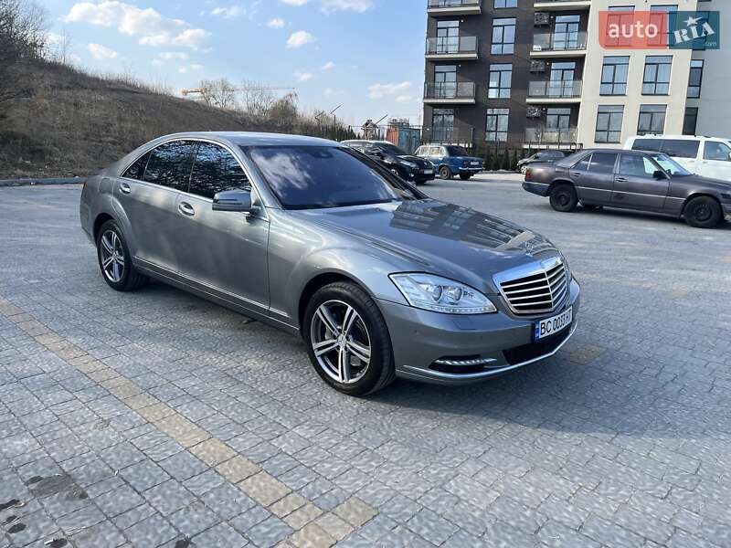Седан Mercedes-Benz S-Class 2009 в Львове