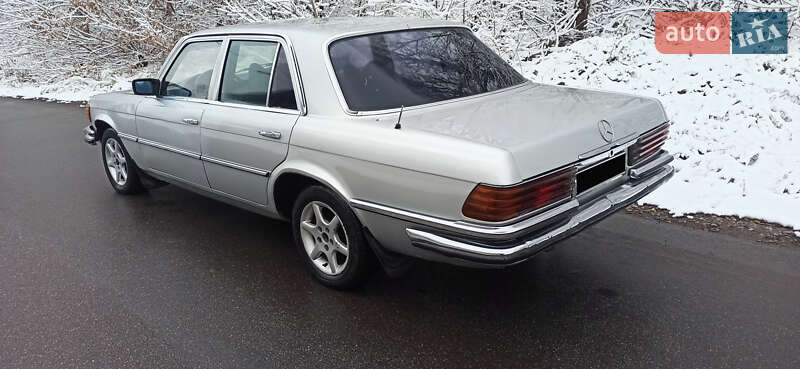 Седан Mercedes-Benz S-Class 1979 в Гайсину