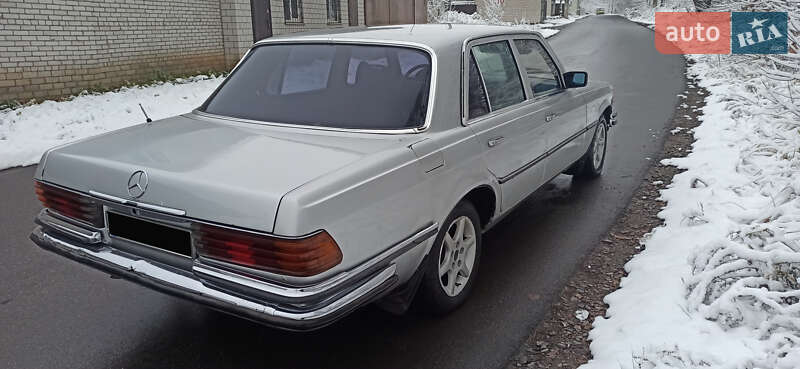Седан Mercedes-Benz S-Class 1979 в Гайсину