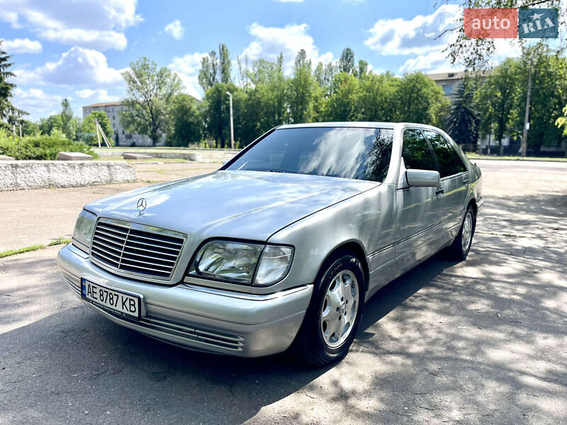 Mercedes-Benz S-Class 1995