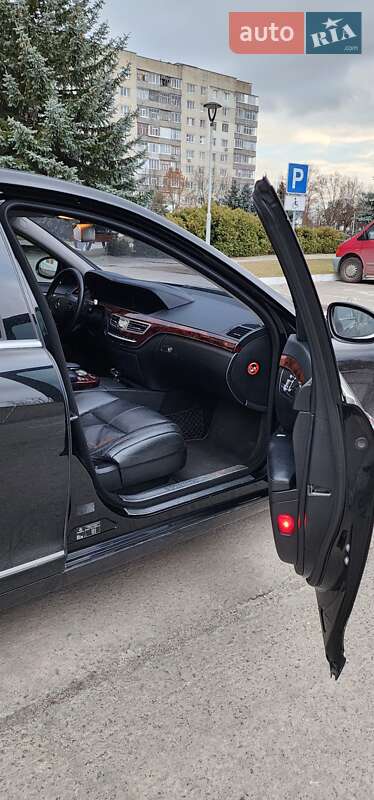 Седан Mercedes-Benz S-Class 2006 в Вараше