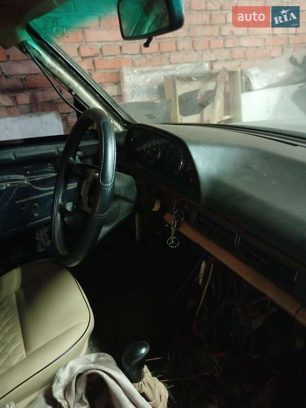 Седан Mercedes-Benz S-Class 1982 в Переяславі