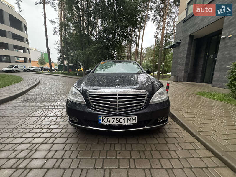 Mercedes-Benz S-Class 2012