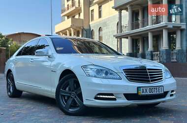Седан Mercedes-Benz S-Class 2012 в 