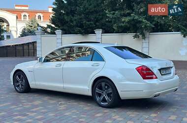 Седан Mercedes-Benz S-Class 2012 в 