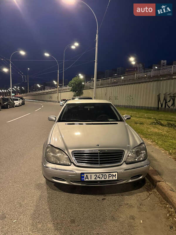 Mercedes-Benz S-Class 1999