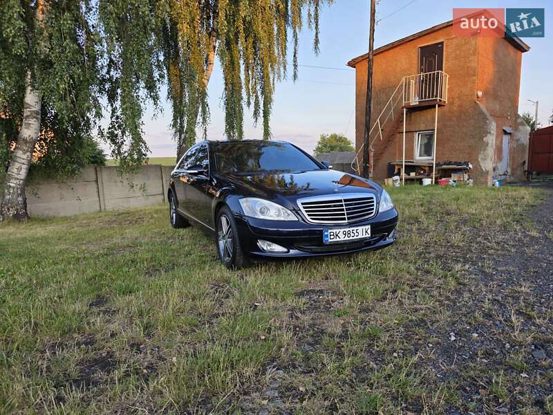 Седан Mercedes-Benz S-Class 2007 в Ровно
