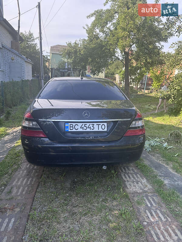 Седан Mercedes-Benz S-Class 2006 в Львове