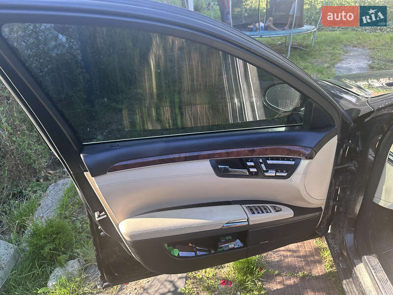 Седан Mercedes-Benz S-Class 2006 в Львове