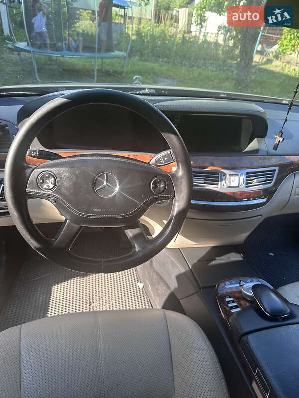 Седан Mercedes-Benz S-Class 2006 в Львове