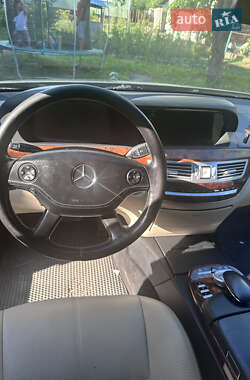 Седан Mercedes-Benz S-Class 2006 в 